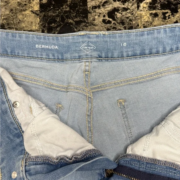 St. John’s Bay Light Blue Denim Bermuda Shorts - Picture 5 of 8